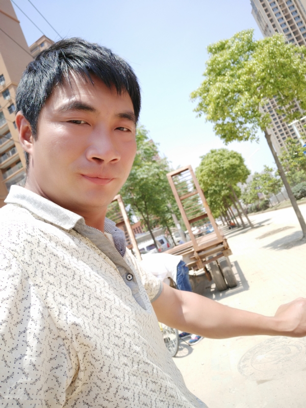 勇哥的第一张照片--惠州相亲服务中心
