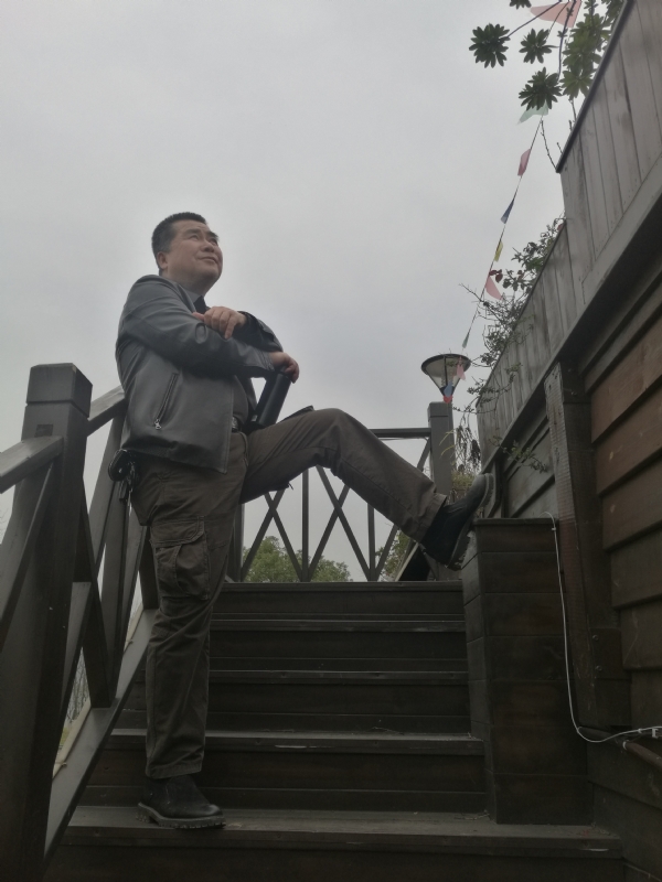 孤单背影的第一张照片--惠州相亲服务中心