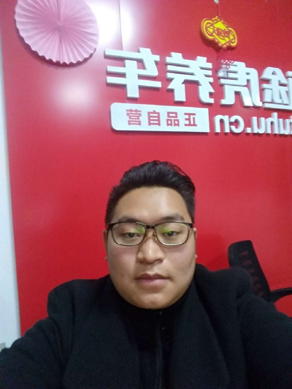 向上倾斜45度的第一张照片--惠州相亲服务中心