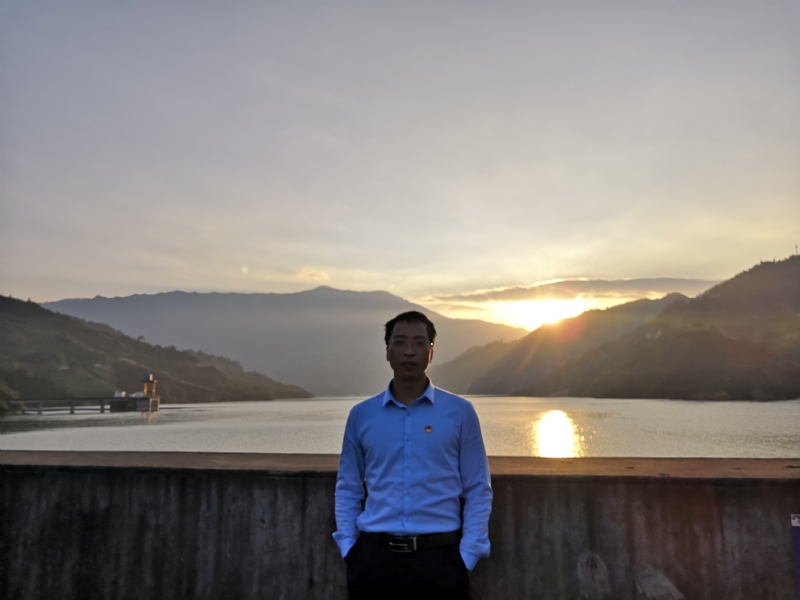 庸人自扰的第一张照片--惠州相亲服务中心