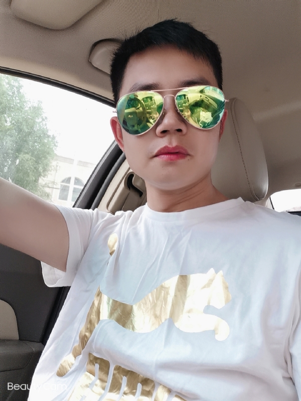 奋斗的第一张照片--惠州相亲服务中心
