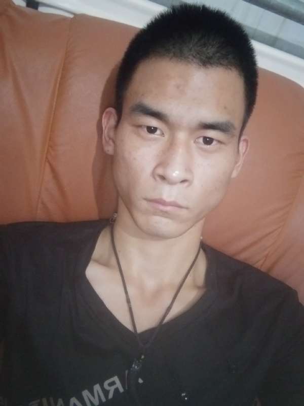 单身狗一枚的第三张照片--惠州相亲服务中心