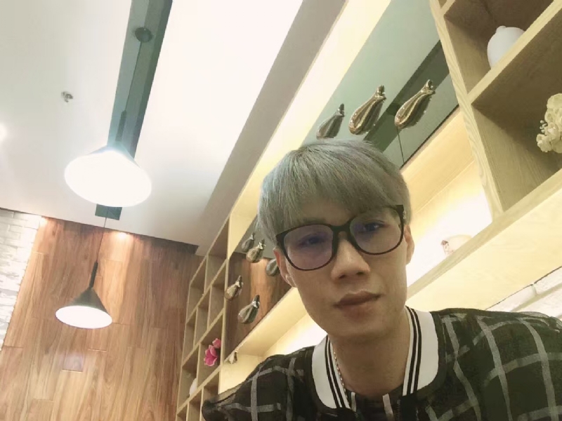 黄峰的第一张照片--惠州相亲服务中心