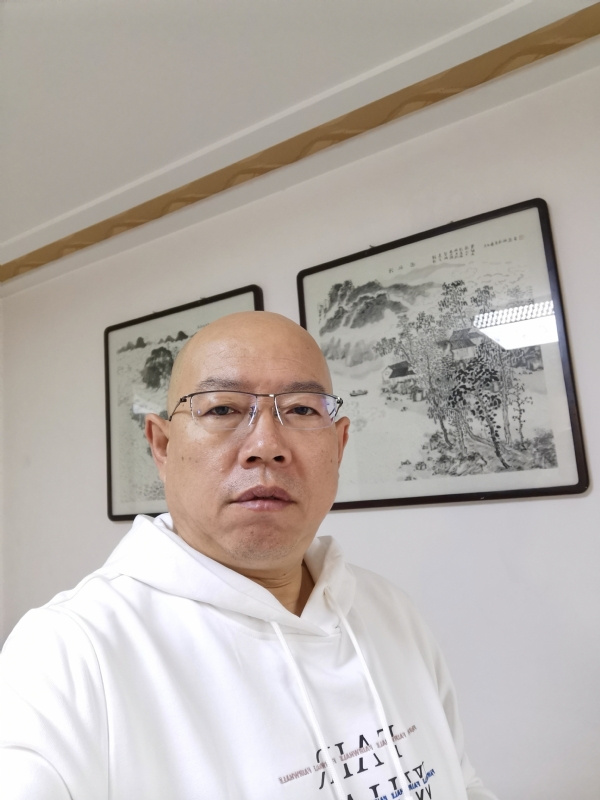 光头博士的第一张照片--惠州相亲服务中心