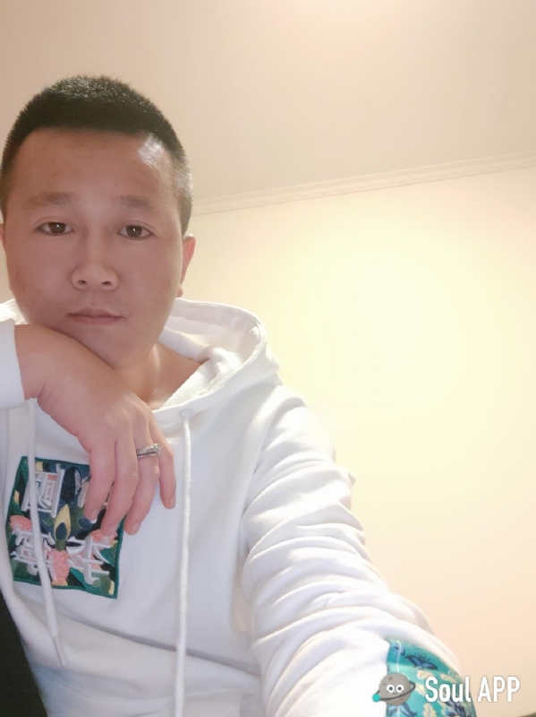 Away的第一张照片--惠州相亲服务中心