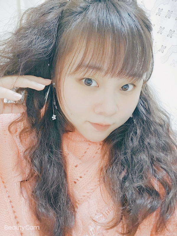 艾薇儿的第一张照片--惠州相亲服务中心