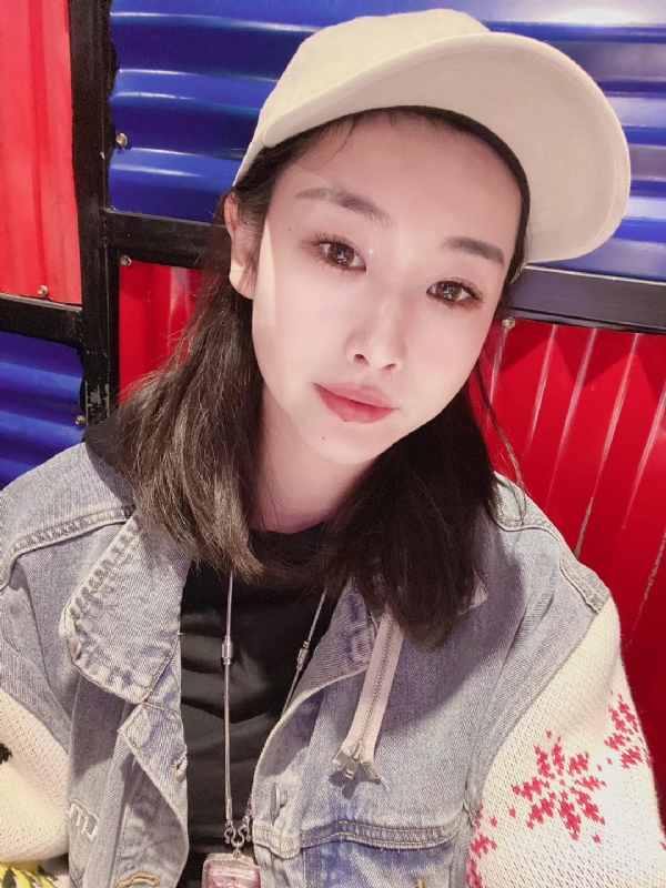 玲珑的第一张照片--惠州相亲服务中心