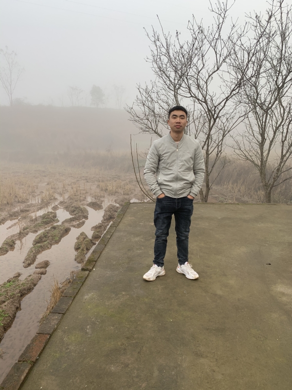 迷路的小猪的第二张照片--惠州相亲服务中心