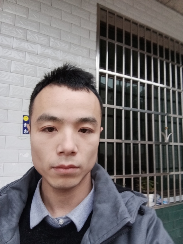 笑得那么开心的第一张照片--惠州相亲服务中心