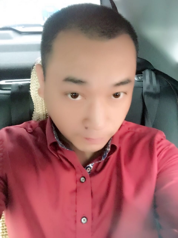 在一个路口等的第一张照片--惠州相亲服务中心