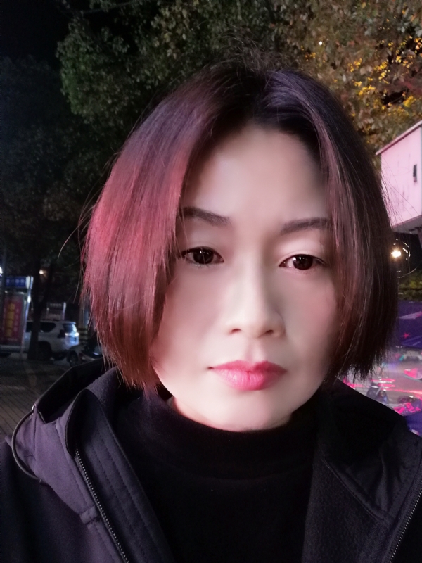 风中百合的第一张照片--惠州相亲服务中心