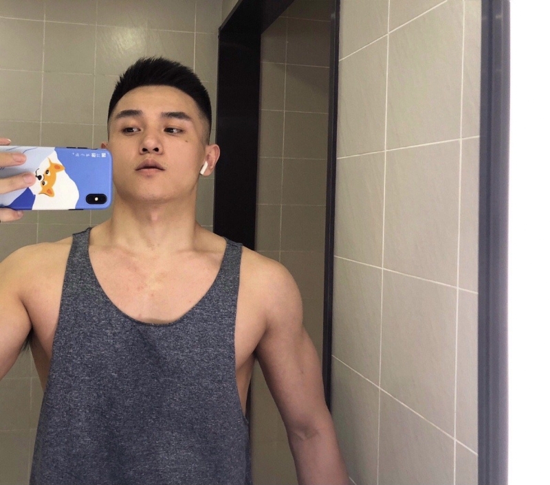 李文亮的第一张照片--惠州相亲服务中心