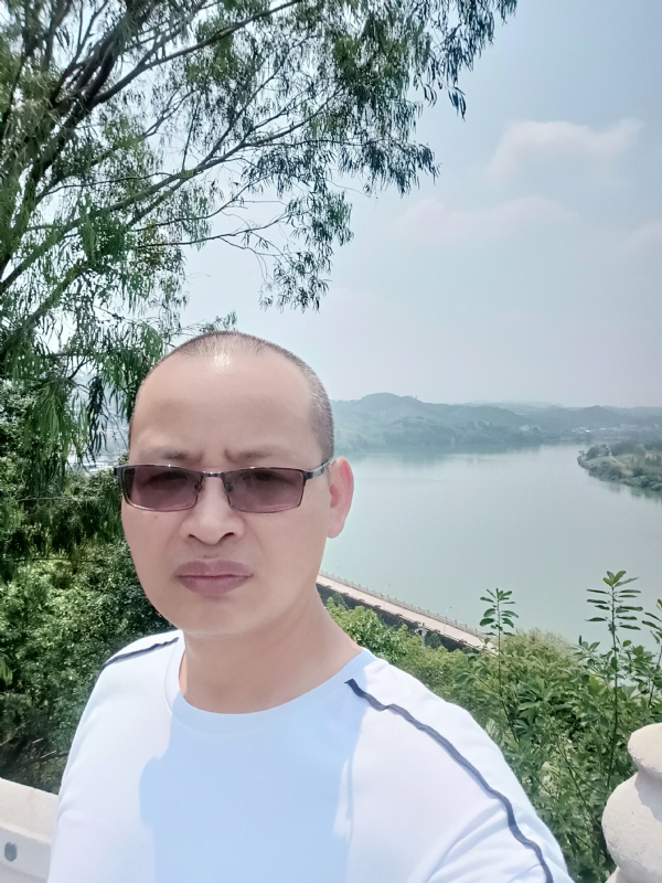 随缘随性的第一张照片--惠州相亲服务中心
