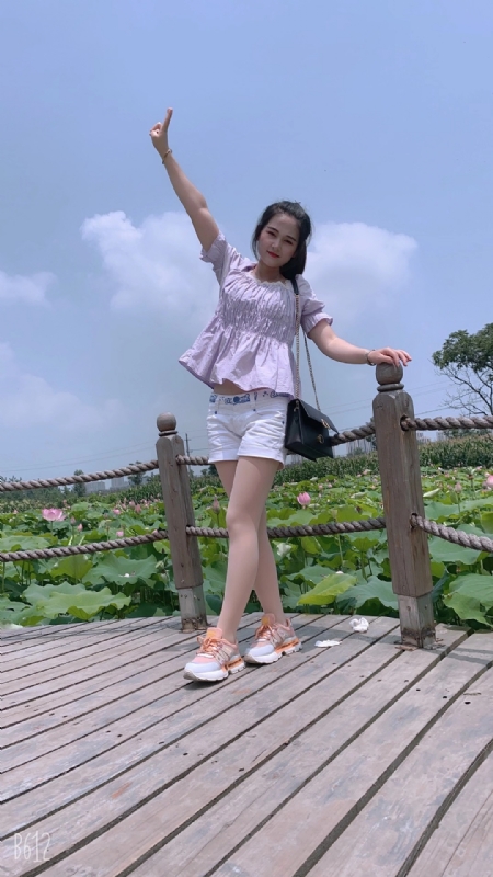 秋水伊人的第一张照片--惠州相亲服务中心