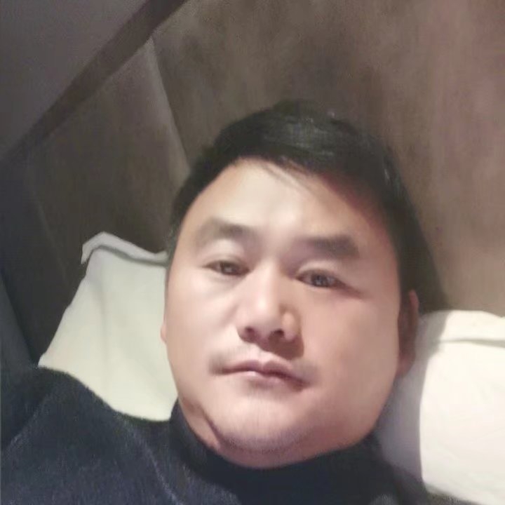 奔跑的第二张照片--惠州相亲服务中心