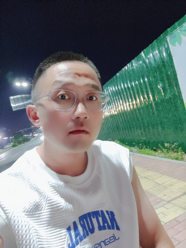 清风烈酒的第一张照片--惠州相亲服务中心