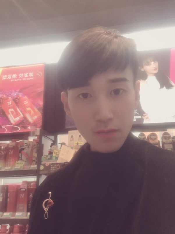 唯美的爱情故事的第一张照片--惠州相亲服务中心