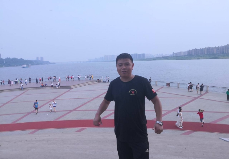 曾经心疼的我的第一张照片--惠州相亲服务中心