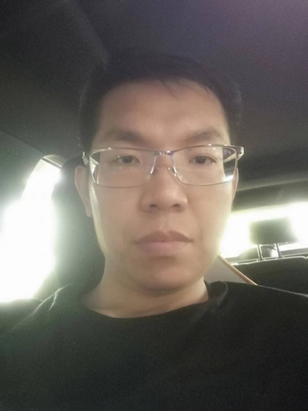 小黑包的第二张照片--惠州相亲服务中心