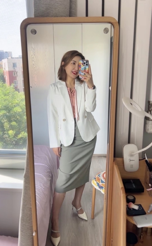 丽波的第三张照片--惠州相亲服务中心