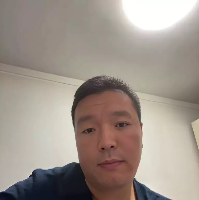 穿唐装的松鼠的第一张照片--惠州相亲服务中心