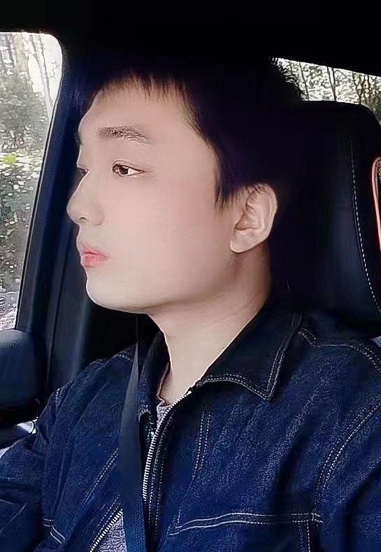 凉锦年的第一张照片--惠州相亲服务中心
