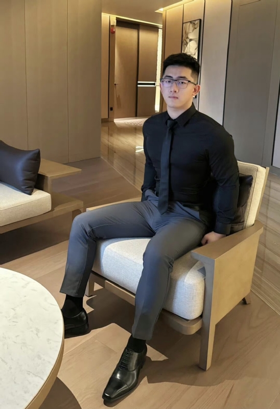 李寒外改英文可家的第一张照片--惠州相亲服务中心
