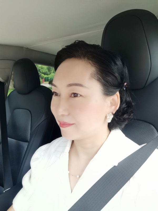 铿锵玫瑰的第一张照片--惠州相亲服务中心