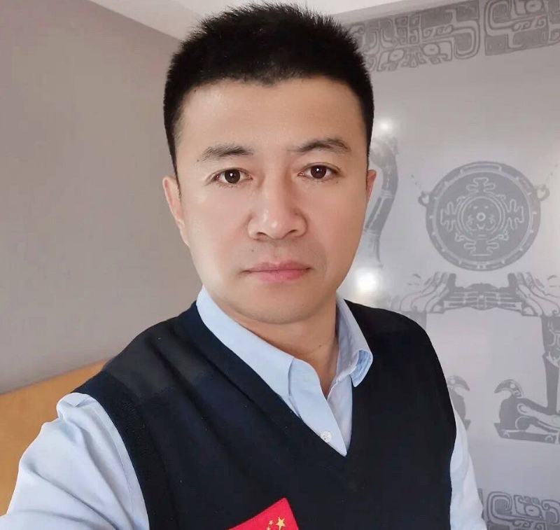 生在红旗下的第一张照片--惠州相亲服务中心