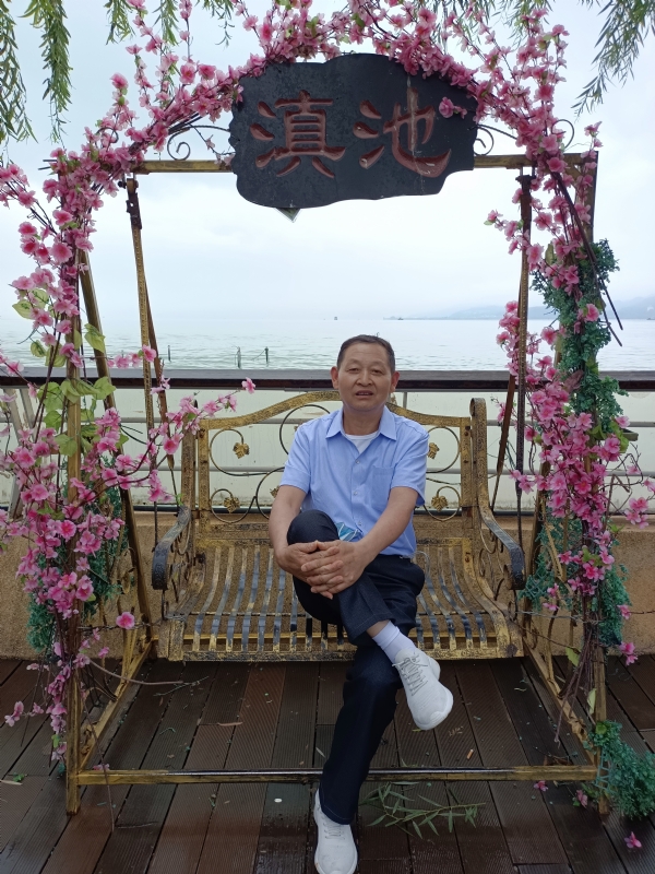 奋斗的第一张照片--惠州相亲服务中心