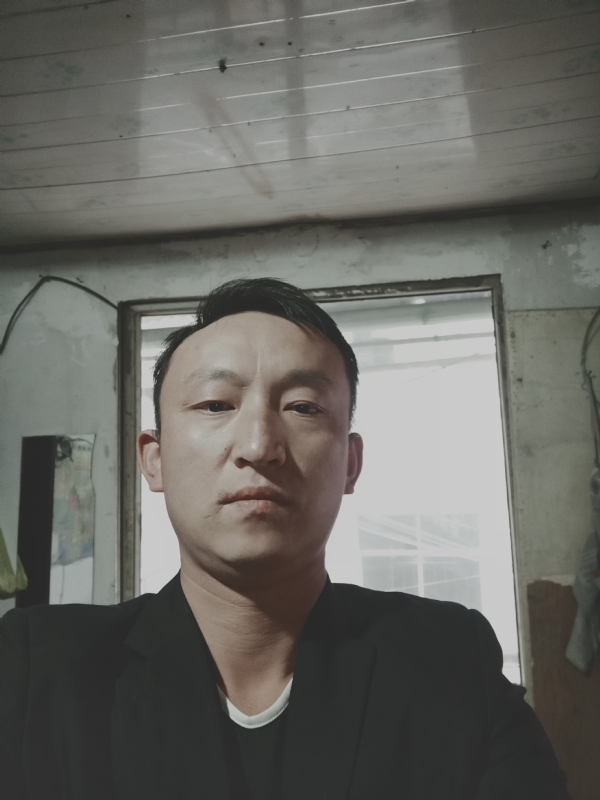 放弃爱你的第一张照片--惠州相亲服务中心