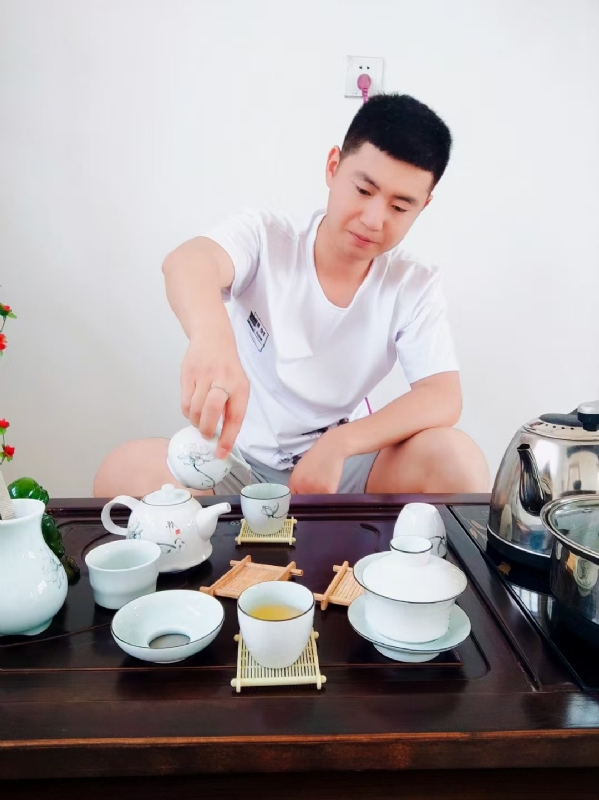 日月的第三张照片--惠州相亲服务中心