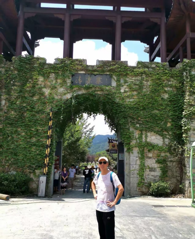 品心人的第一张照片--惠州相亲服务中心